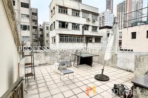 Evone Court - Photo 2