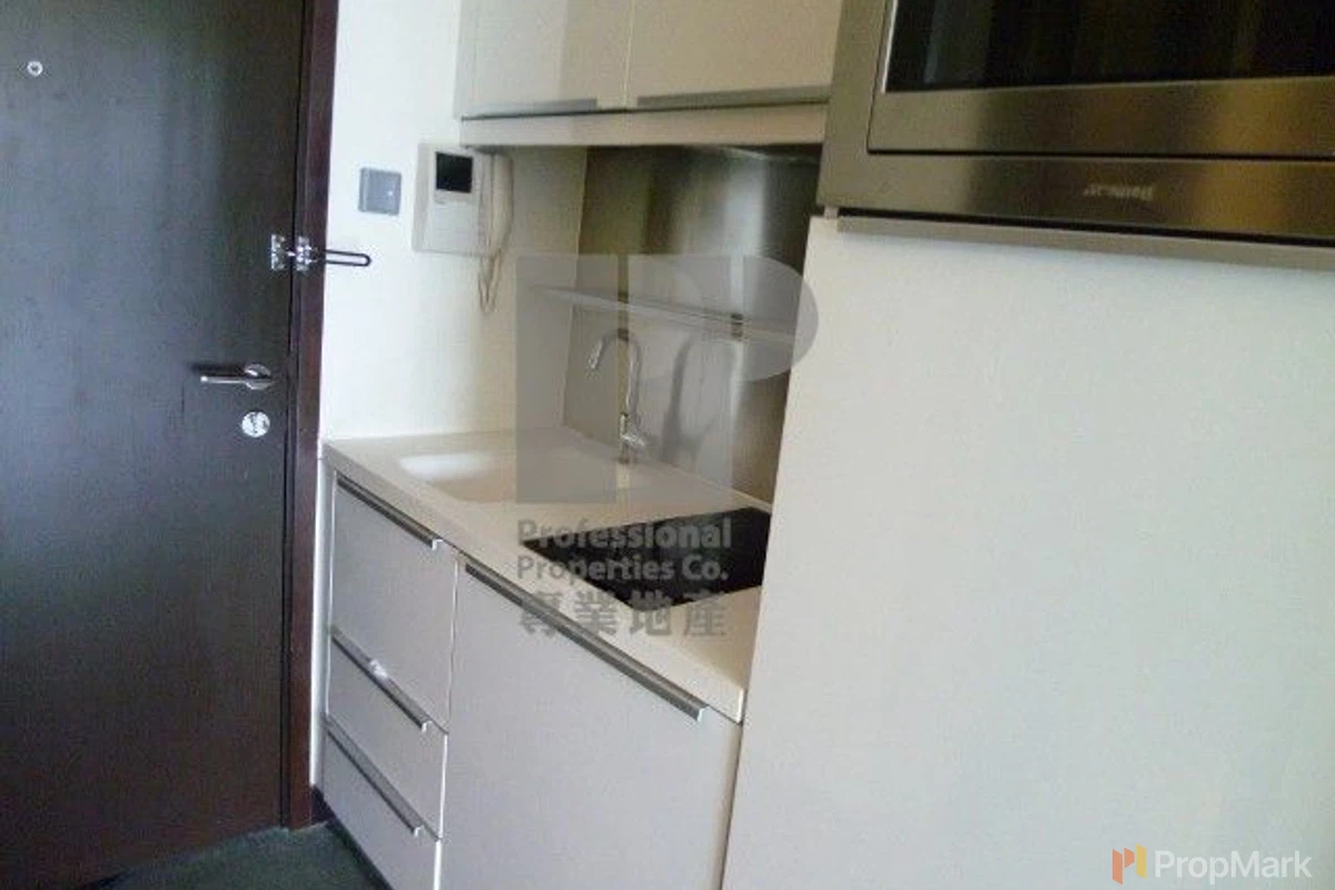 J Residence - Photo 4