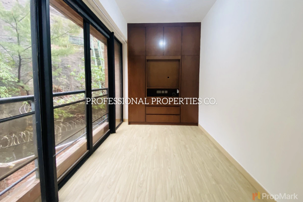 The Somerset - Photo 29