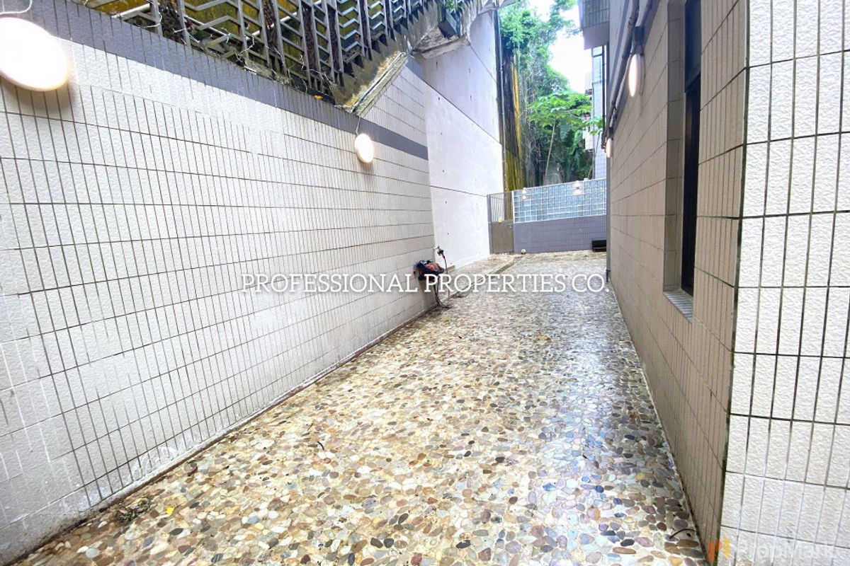 Broom Garden - Photo 6