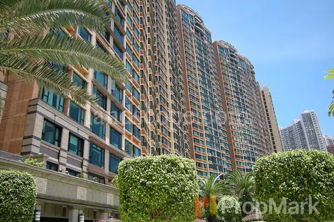 The Leighton Hill - Photo