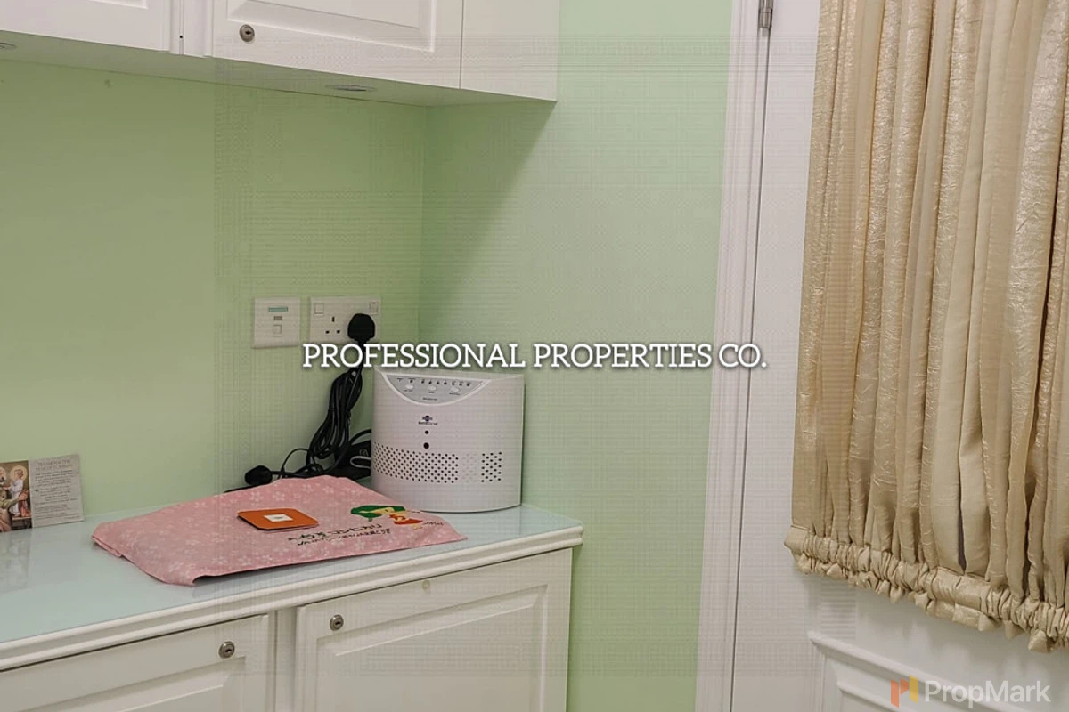 Royal Court - Photo 22