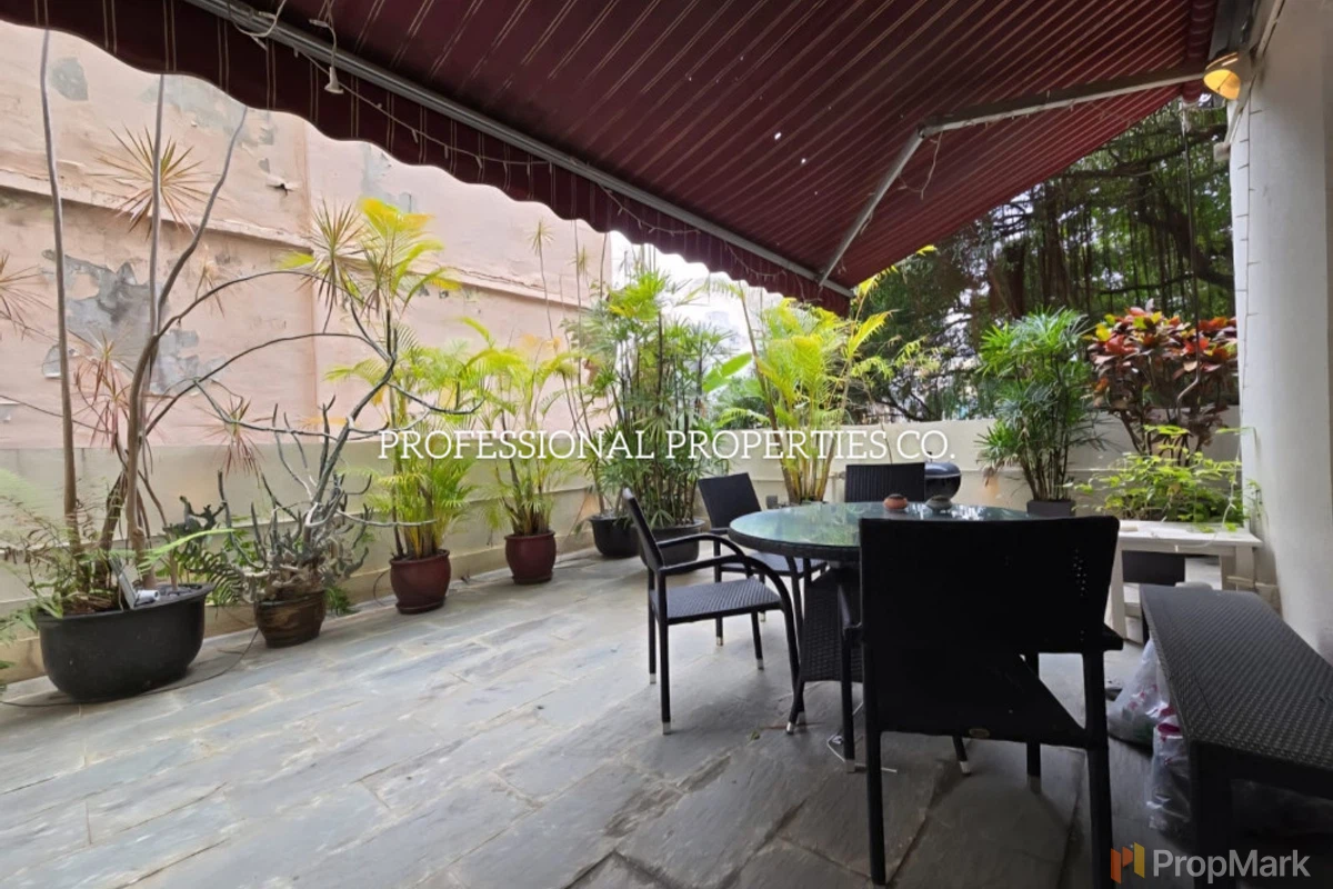 Silver Jubilee Mansion - Photo 2