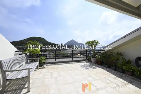 Manderly Garden - Photo