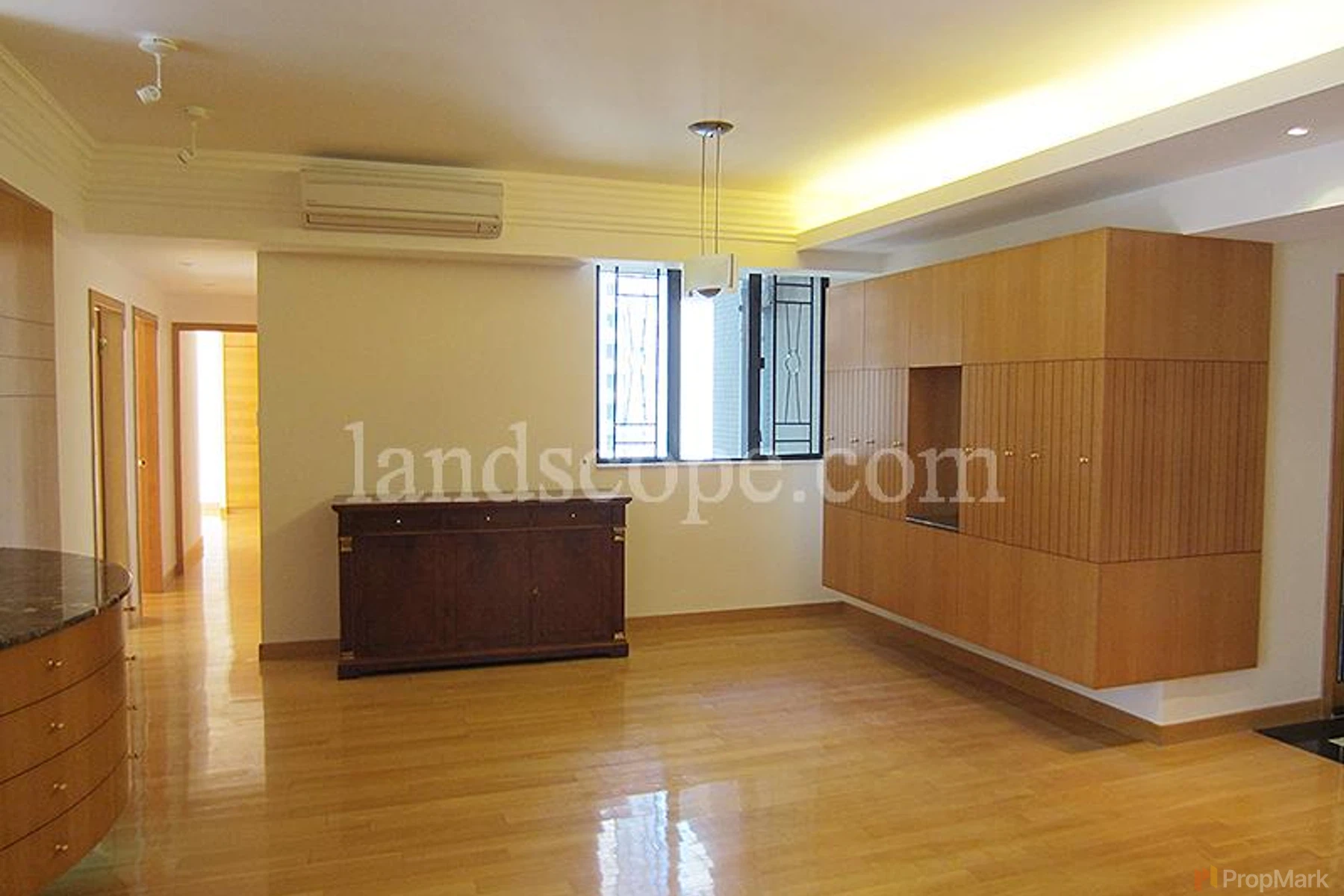 Clovelly Court - Photo 2
