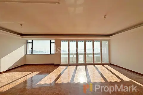 Repulse Bay Towers - Photo 2