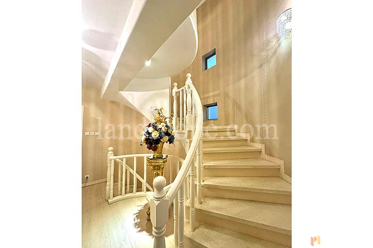 Falcon Lodge - Photo 4