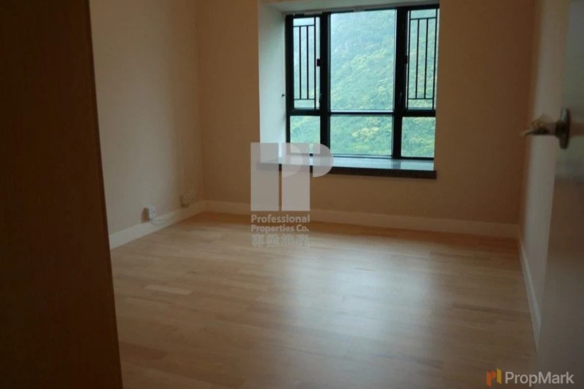 Imperial Court - Photo 11