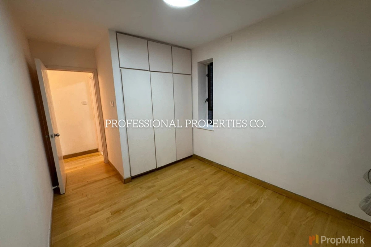 Wilshire Towers - Photo 13