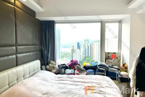 The Legend - Photo 3