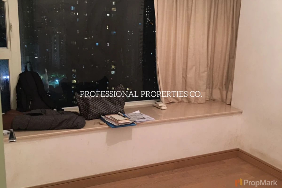 CentreStage - Photo 3