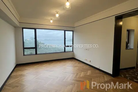 Ruby Court - Photo