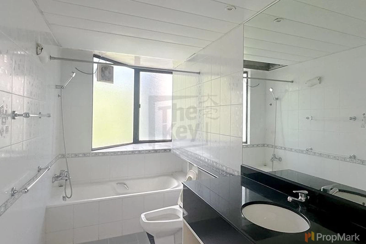 South Bay Towers - Photo 8