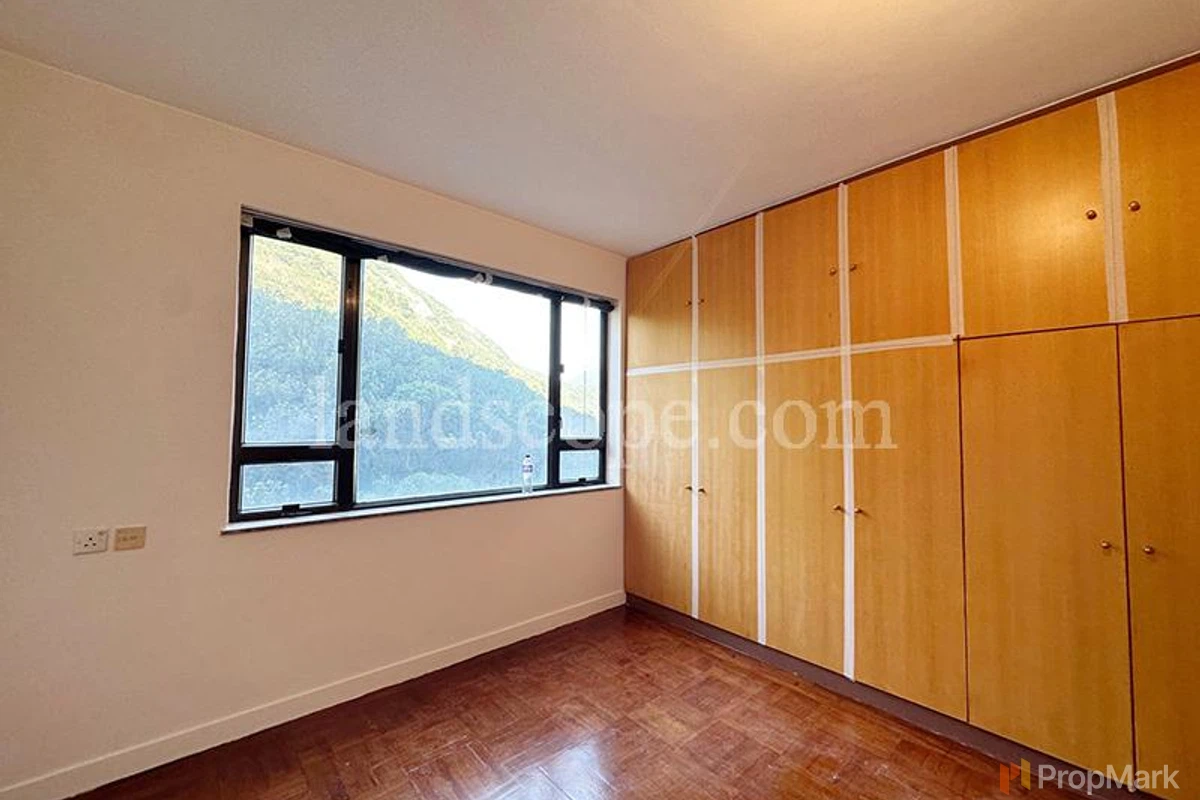 Repulse Bay Towers - Photo 5