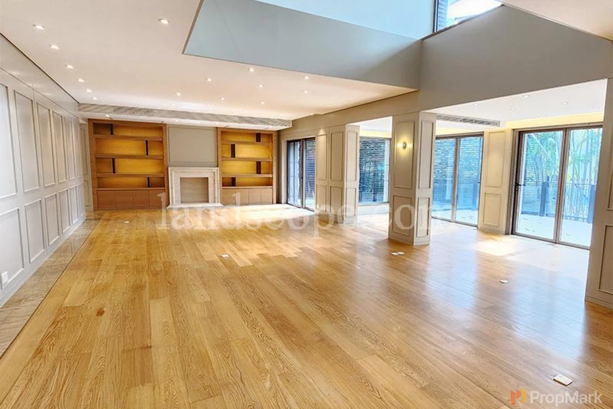 Yue Hing Court - Photo 1