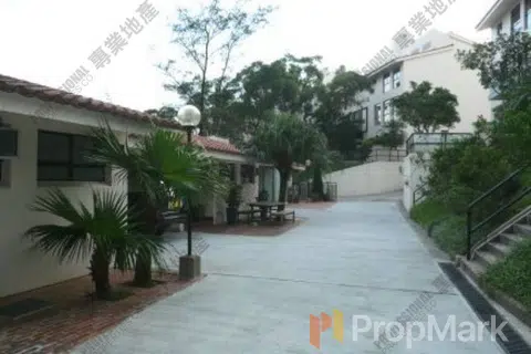 Strawberry Hill - Photo 3