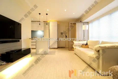 Majestic Court - Photo 2