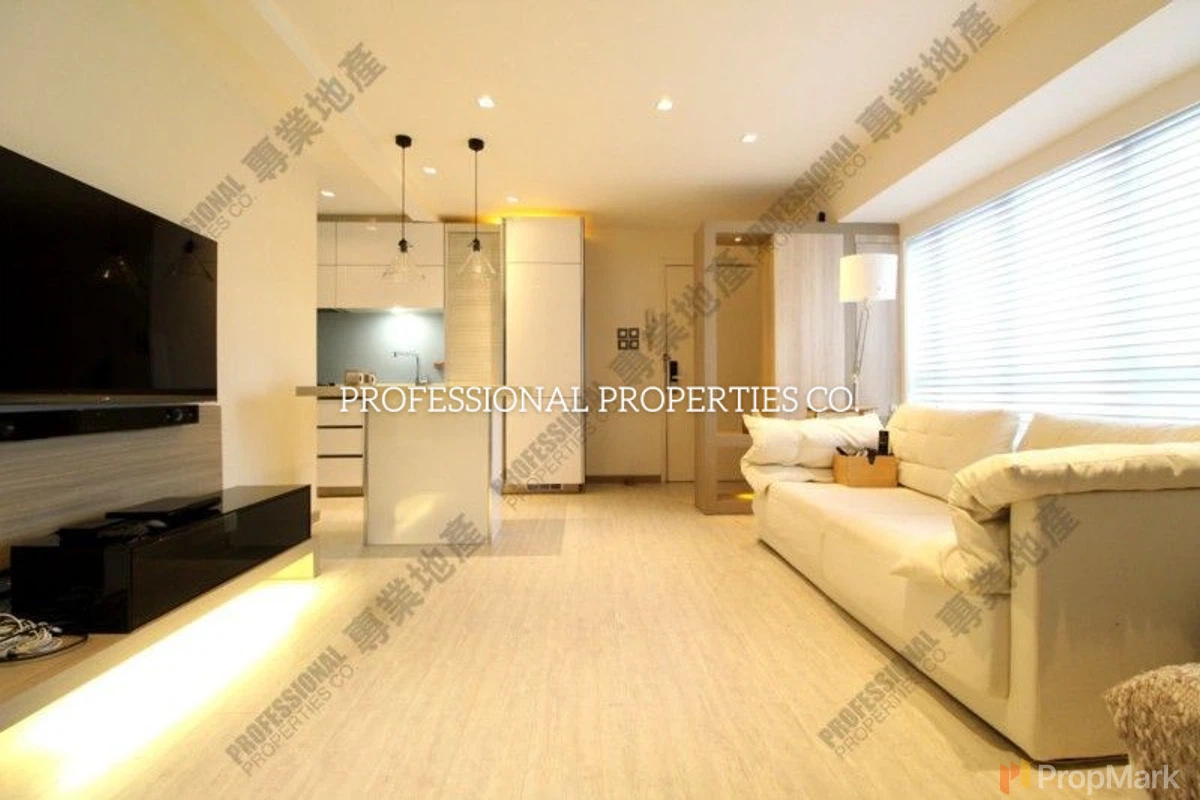 Majestic Court - Photo 2