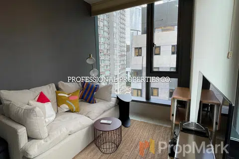 Eight Star Street - Photo