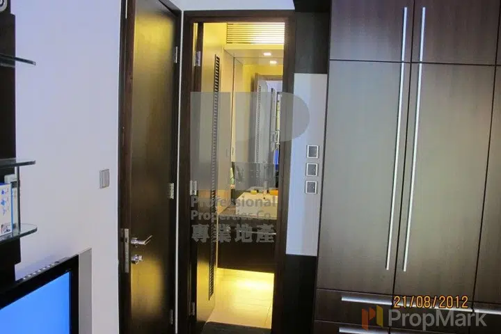 J Residence - Photo 3