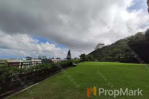 La Hacienda - Photo 2