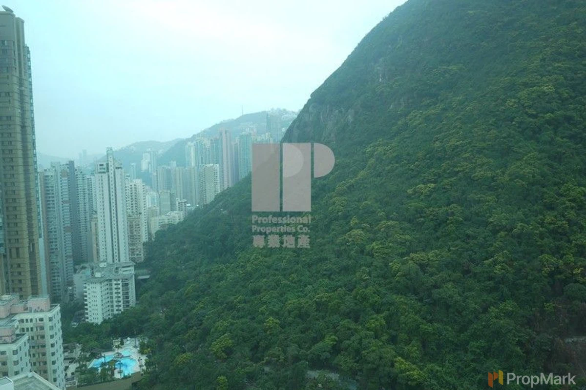 Imperial Court - Photo 6