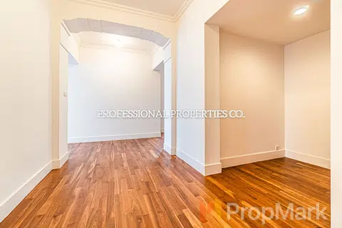 La Hacienda - Photo 3