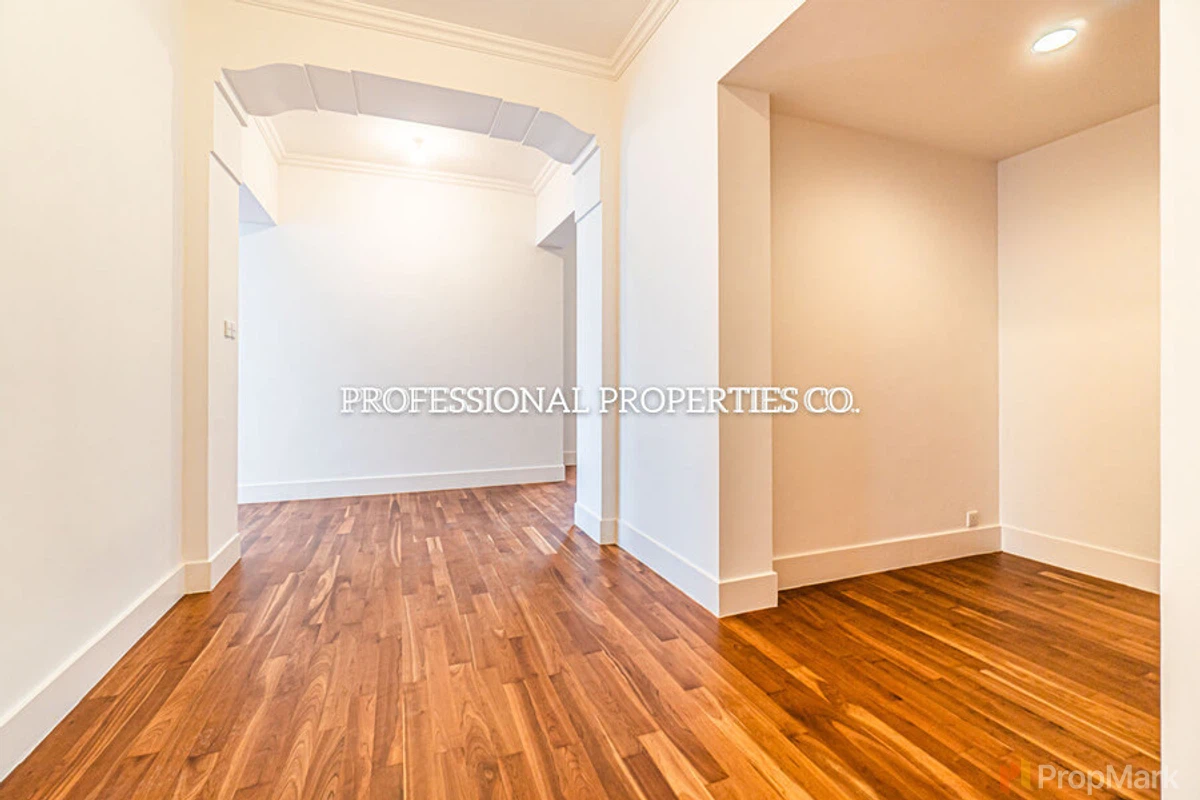 La Hacienda - Photo 3