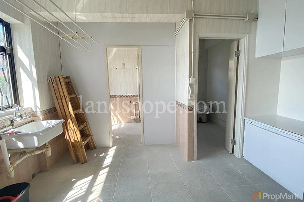 Repulse Bay Garden - Photo 13