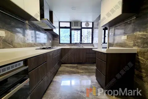 Clovelly Court - Photo 4