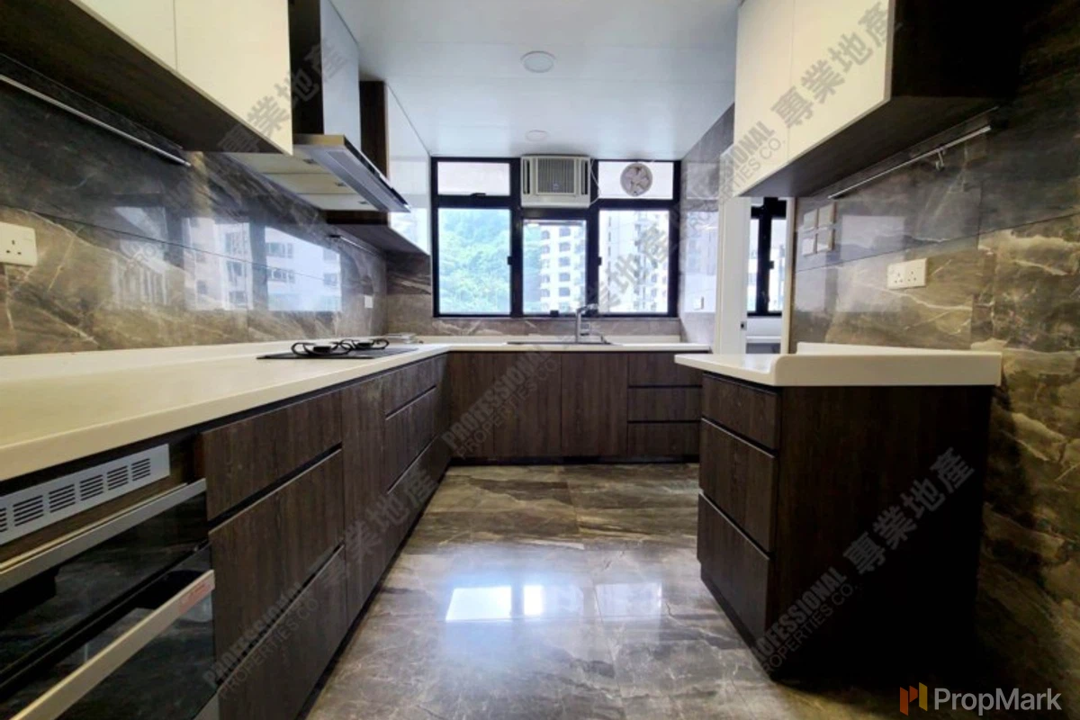 Clovelly Court - Photo 4