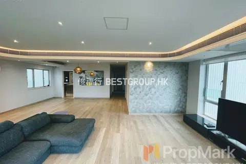 Guildford Court - Photo 2