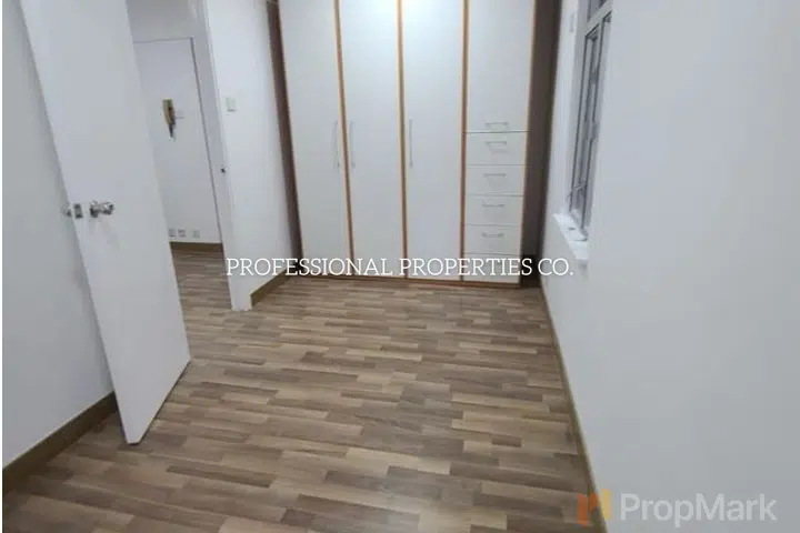 Ying Pont Building - Photo 2