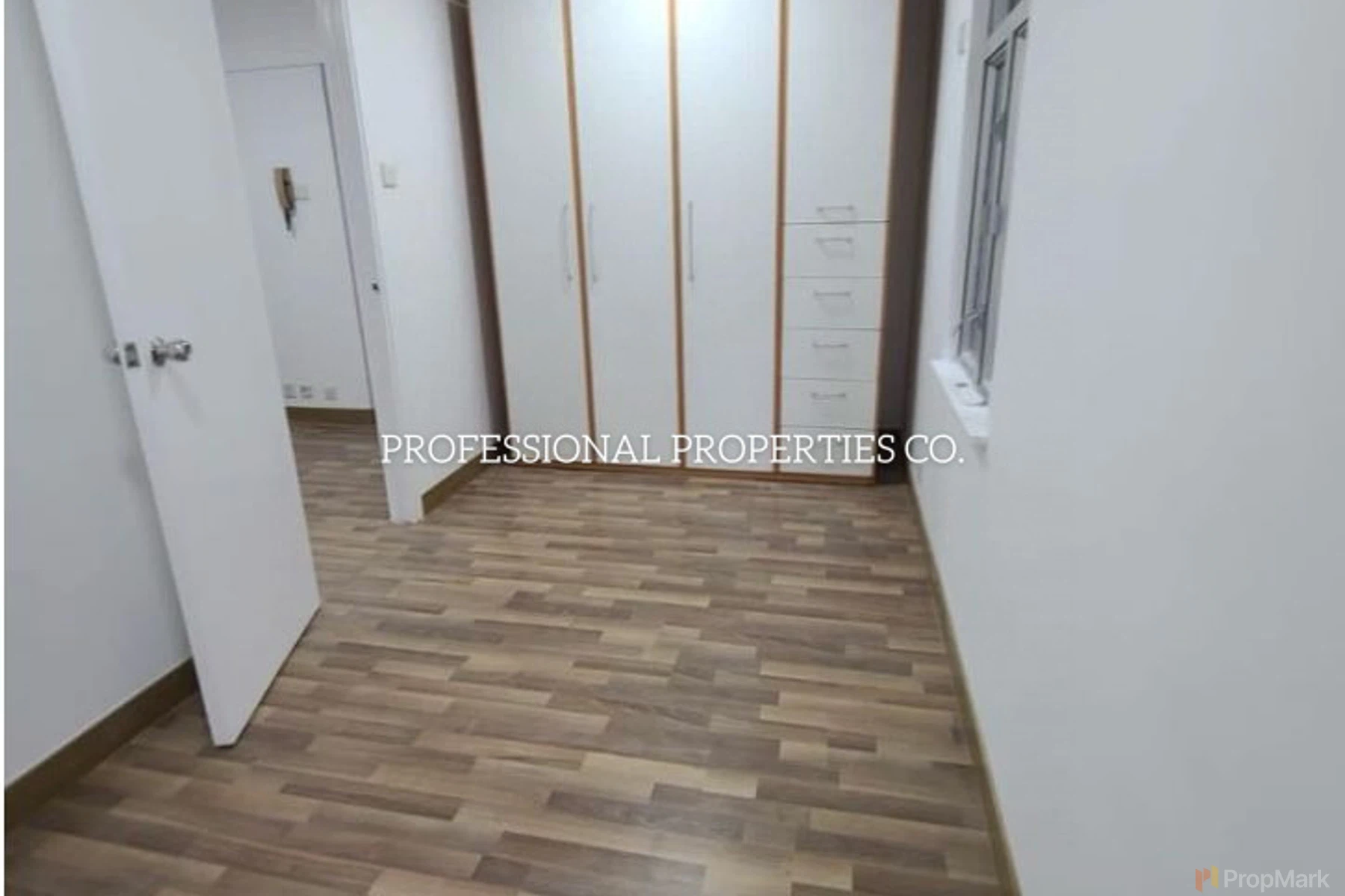 Ying Pont Building - Photo 2