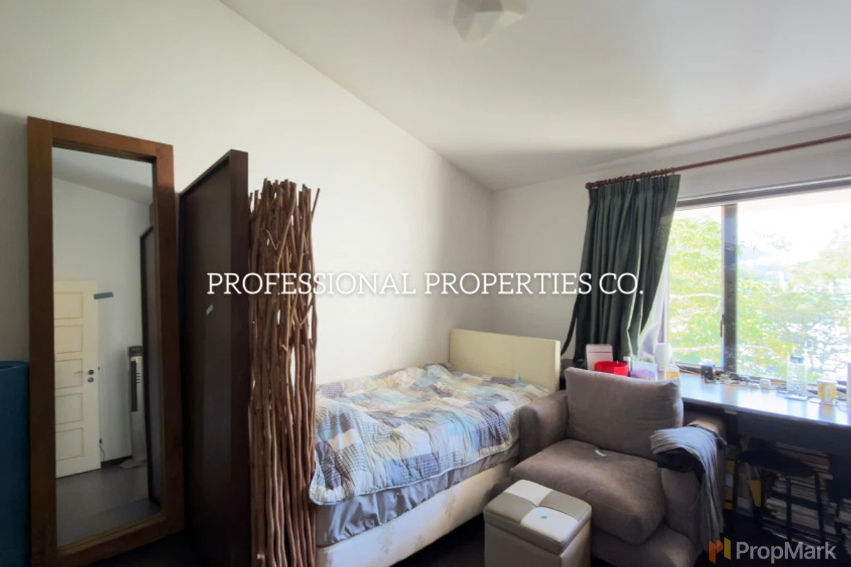 Strawberry Hill - Photo 8