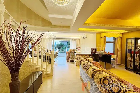 Falcon Lodge - Photo 3