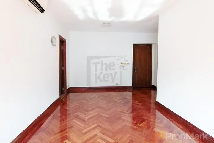 StarCrest - Photo 2