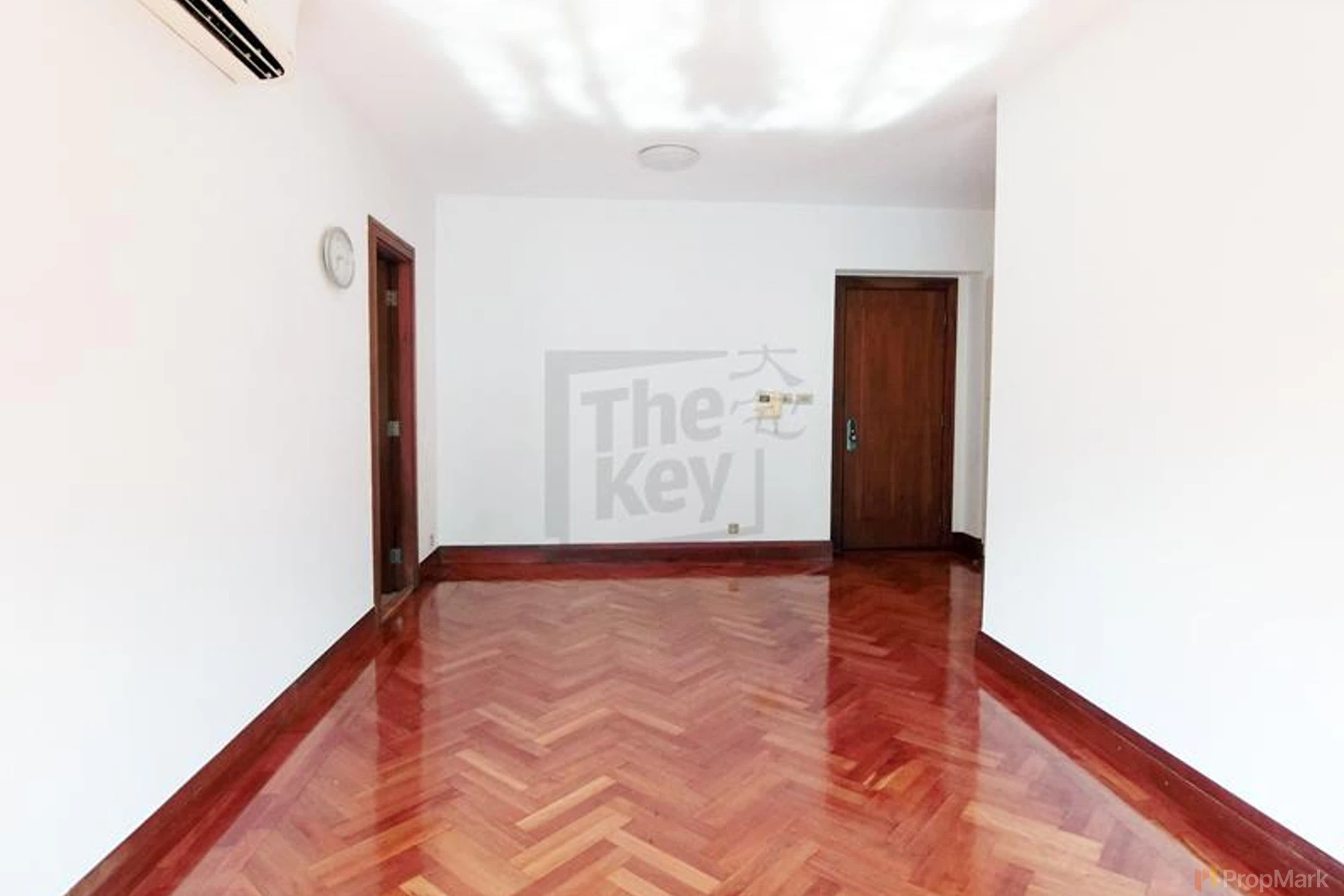 StarCrest - Photo 2