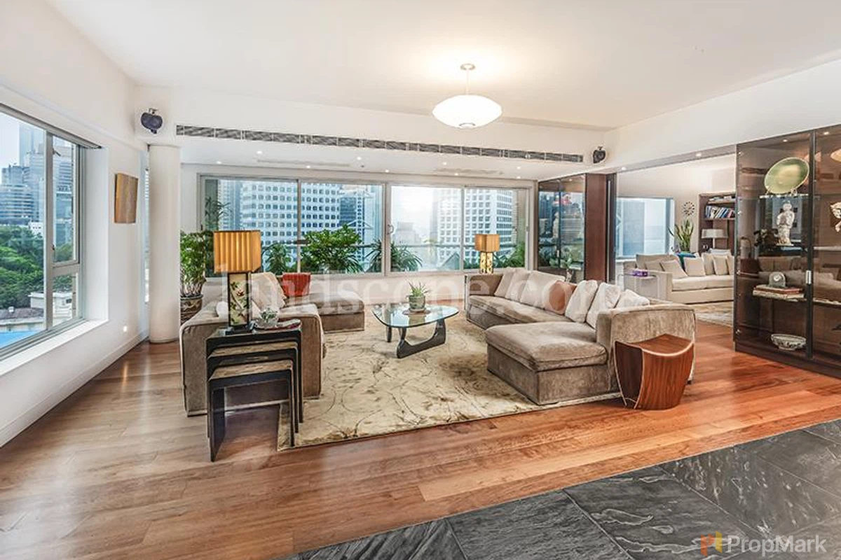 Yale Lodge - Photo 1