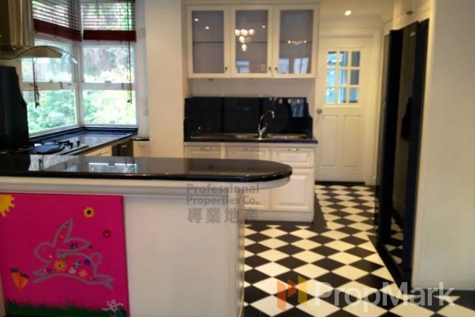 Ewan Court - Photo 1