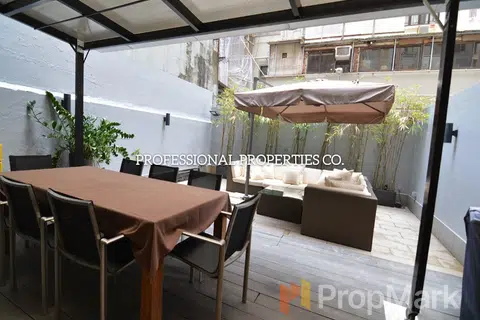 Mandarin Court - Photo 2