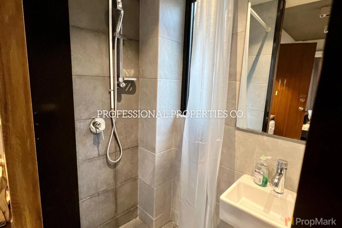 Wo On Building - Photo 5