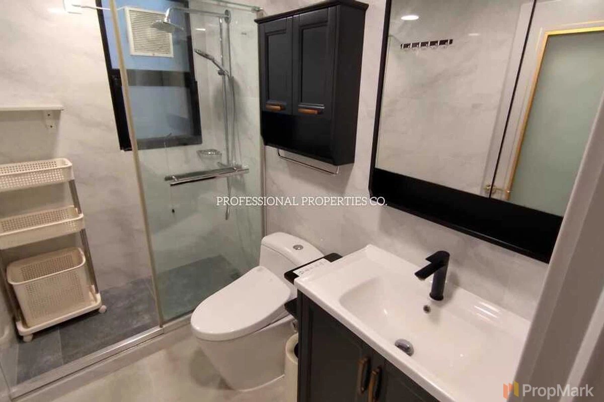 The Royal Court - Photo 13