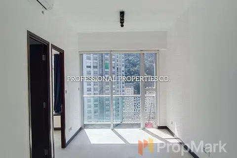 J Residence - Photo